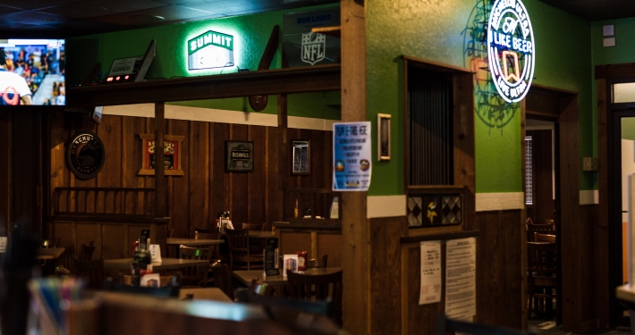 Quinny’s Sports Pub and Grill-3140 Century Ave N Mahtomedi, Minnesota Call (651)770-2443